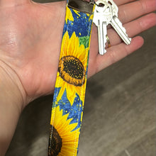 Load image into Gallery viewer, Sunflower KeyFob Wristlet
