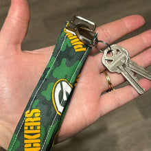 Load image into Gallery viewer, Green Bay packers KeyFob Wristlet
