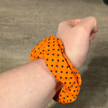 Load image into Gallery viewer, Polkadot scrunchie
