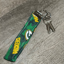 Load image into Gallery viewer, Green Bay packers KeyFob Wristlet
