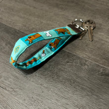 Load image into Gallery viewer, Scooby-Doo KeyFob Wristlet
