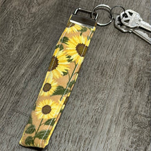 Load image into Gallery viewer, Sunflower KeyFob Wristlet
