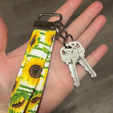 Load image into Gallery viewer, Sunflower KeyFob Wristlet
