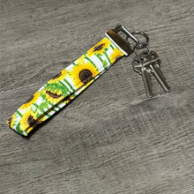 Load image into Gallery viewer, Sunflower KeyFob Wristlet
