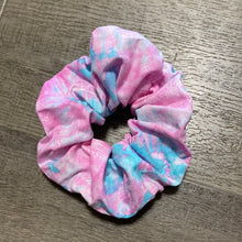 Load image into Gallery viewer, Cotton candy scrunchies
