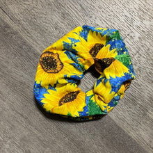 Load image into Gallery viewer, Sunflower scrunchie
