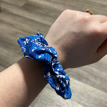 Load image into Gallery viewer, Blue bandana scrunchie
