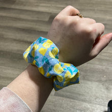 Load image into Gallery viewer, Lemon scrunchie
