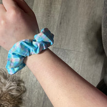 Load image into Gallery viewer, Blue plaid scrunchie
